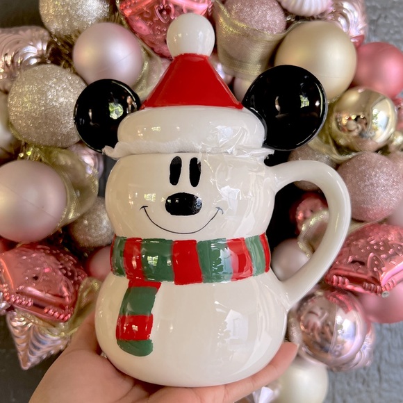 ✨NEW🎁Mickey Mouse Snowman 2023 Christmas Mug with Topper🐭 - Picture 5 of 6